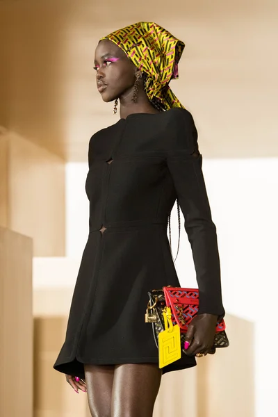 Look 37